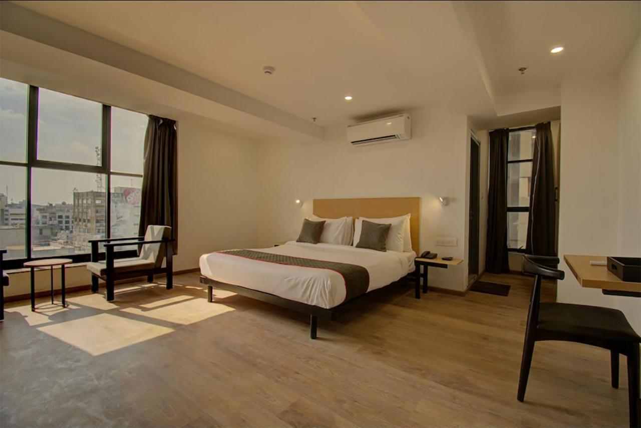 Shagun Hotel Vadodara Zewnętrze zdjęcie